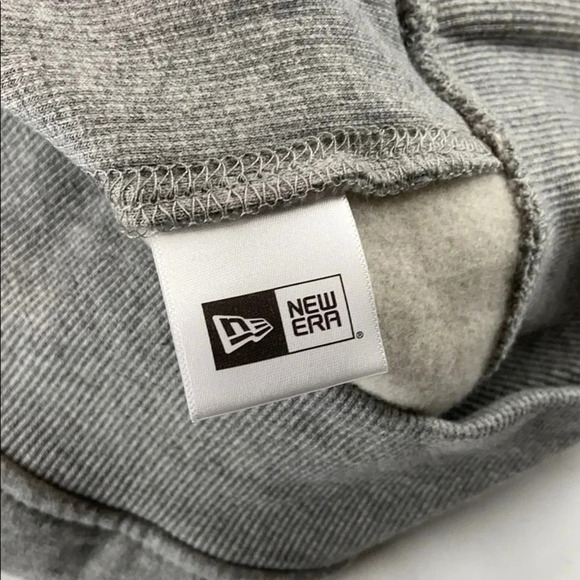 NWT New ERA Sweatshirt Gray Helmet Graphic Crewneck Size Small - Picture 6 of 10